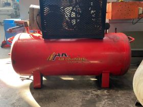  AKKOM MARKA AK600 500 LT 7,5 KW FT KADEMEL KOMPRESR MAKNES 2010 MODEL