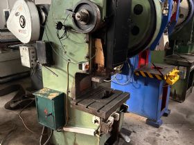  30 TON ELK GVDE EKSANTRK PRES
